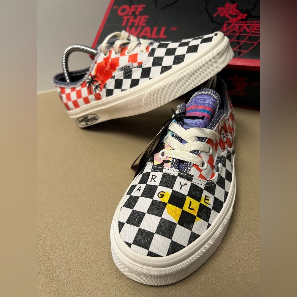 Vans X Stranger Things 🔥 Authentic Surfer Boy Pizza LIMITED EDITION